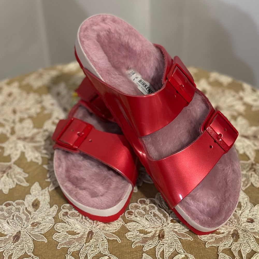 Iridescent Red Leather Birkenstocks w/Pink Fur Sandals size 38 N Furry Slippers